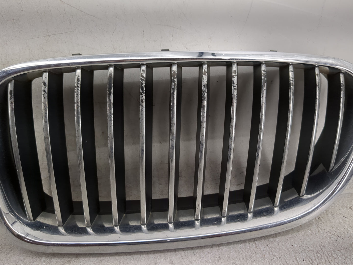 2011-2013 Bmw 528i Front Grille Bumper Not Included 1459896 - Oemusedautoparts1.com
