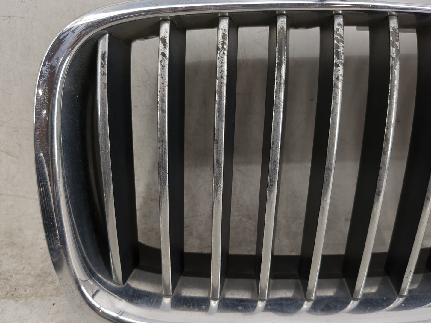 2011-2013 Bmw 528i Front Grille Bumper Not Included 1459896 - Oemusedautoparts1.com
