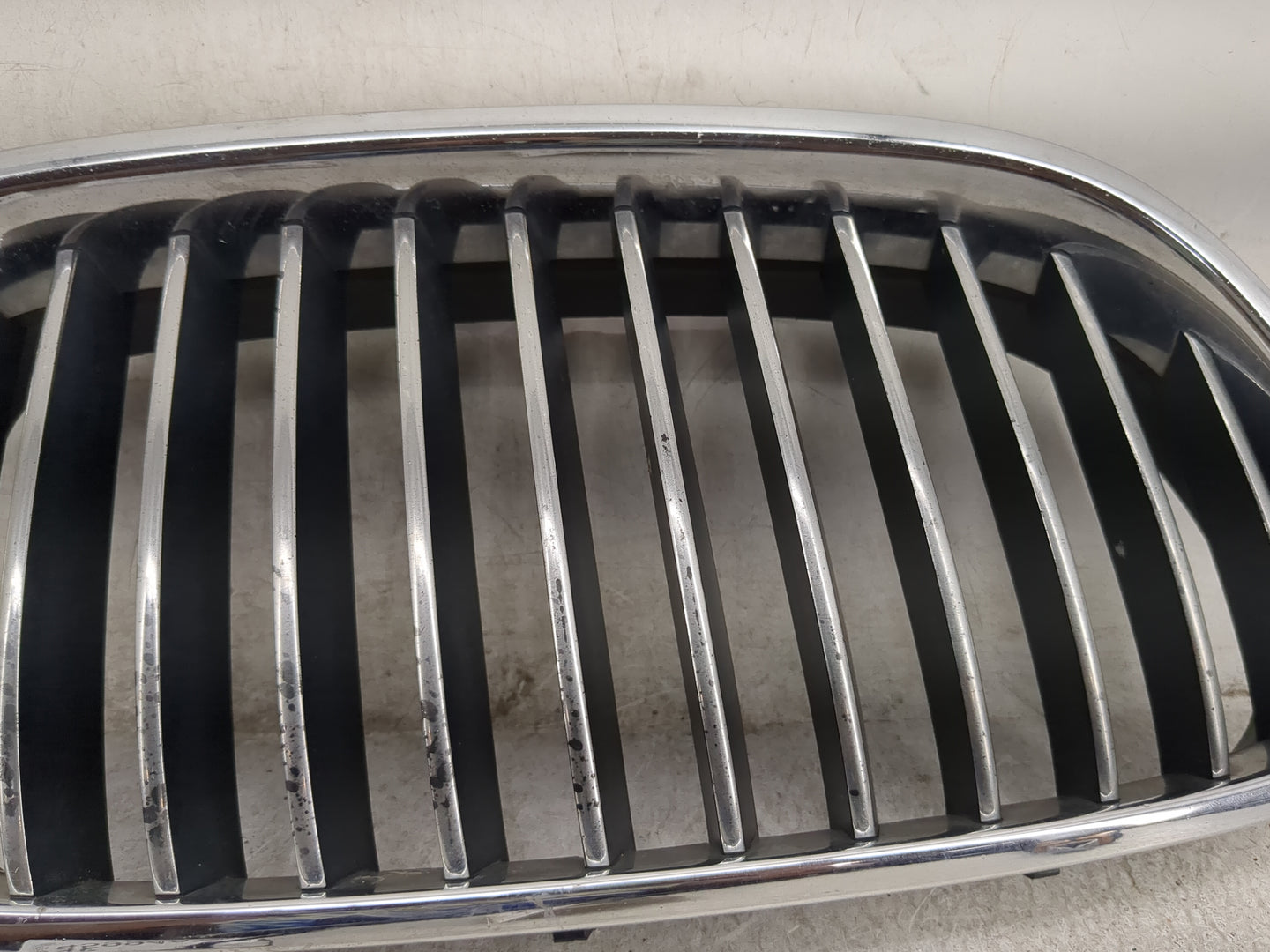 2011-2013 Bmw 528i Front Grille Bumper Not Included 1459988 - Oemusedautoparts1.com