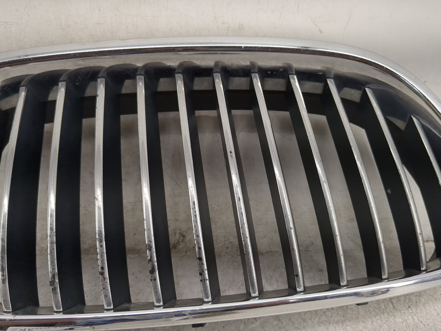 2011-2013 Bmw 528i Front Grille Bumper Not Included 1459988 - Oemusedautoparts1.com