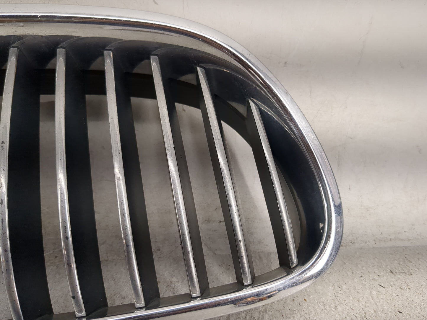 2011-2013 Bmw 528i Front Grille Bumper Not Included 1459988 - Oemusedautoparts1.com