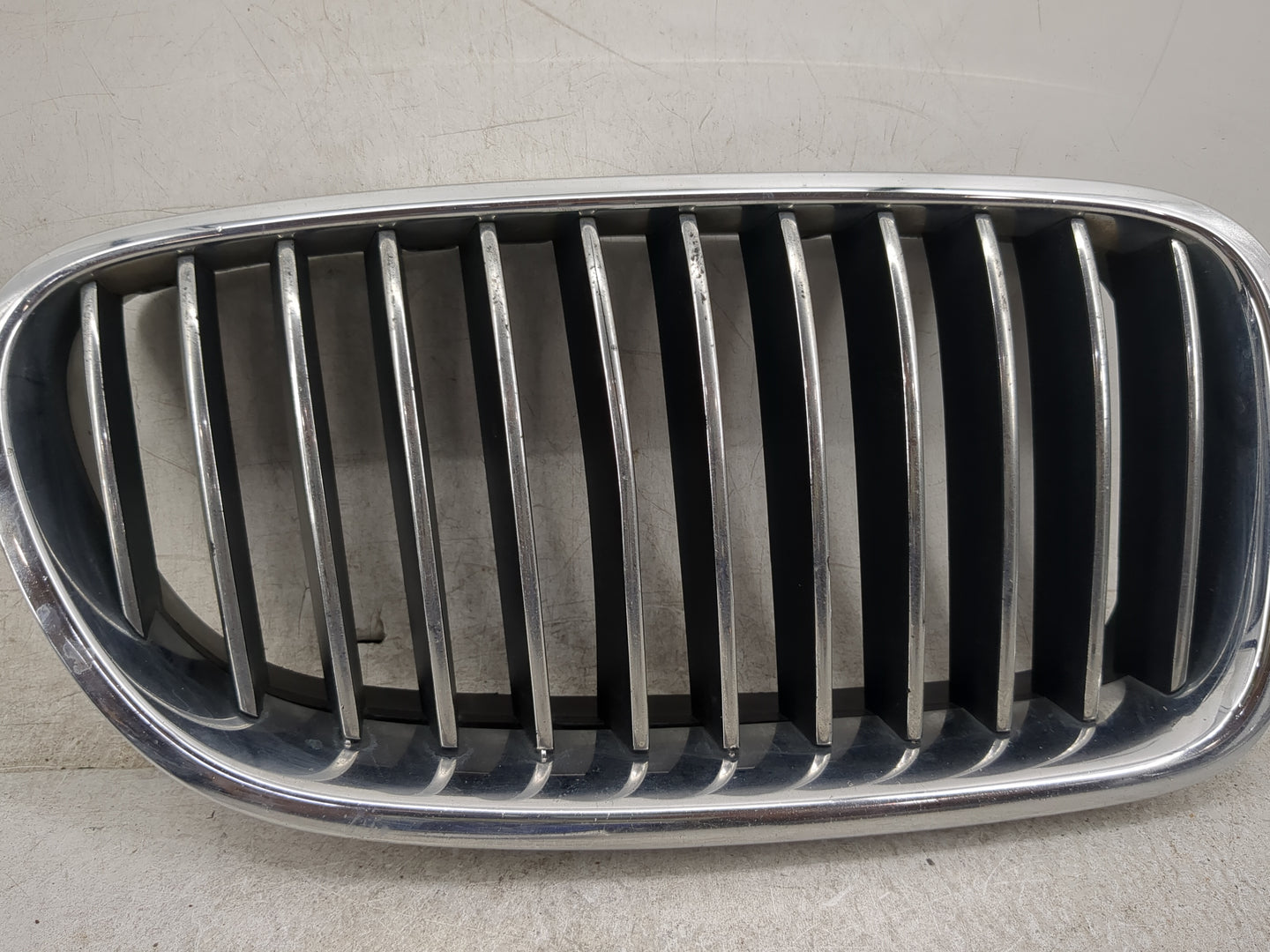 2011-2013 Bmw 528i Front Grille Bumper Not Included 1460029 - Oemusedautoparts1.com