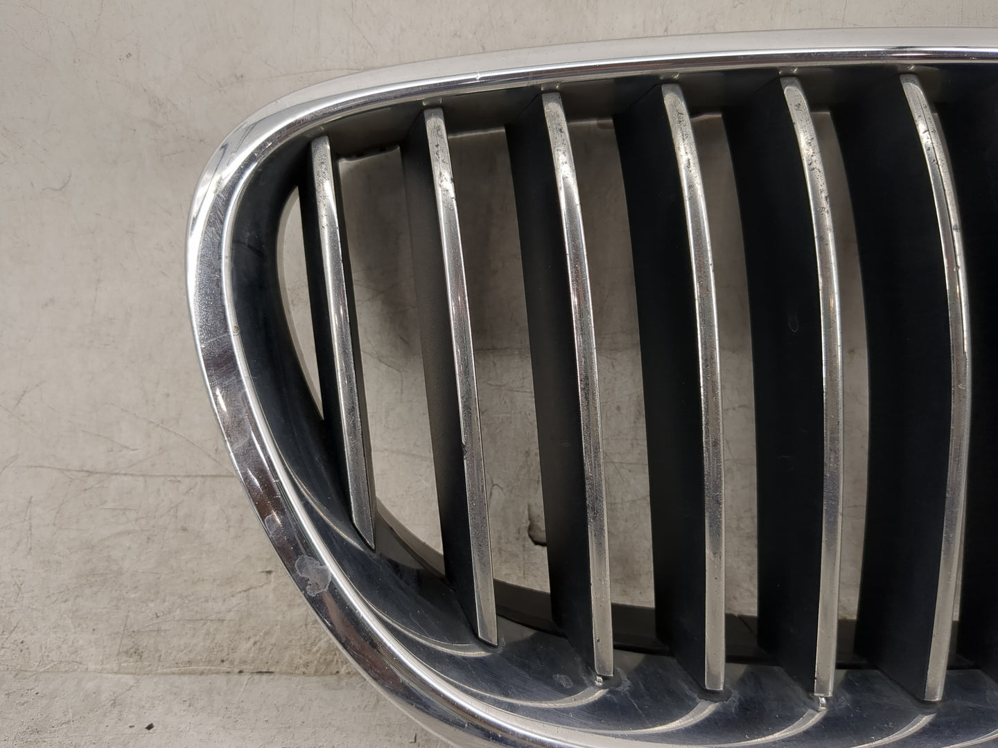 2011-2013 Bmw 528i Front Grille Bumper Not Included 1460029 - Oemusedautoparts1.com