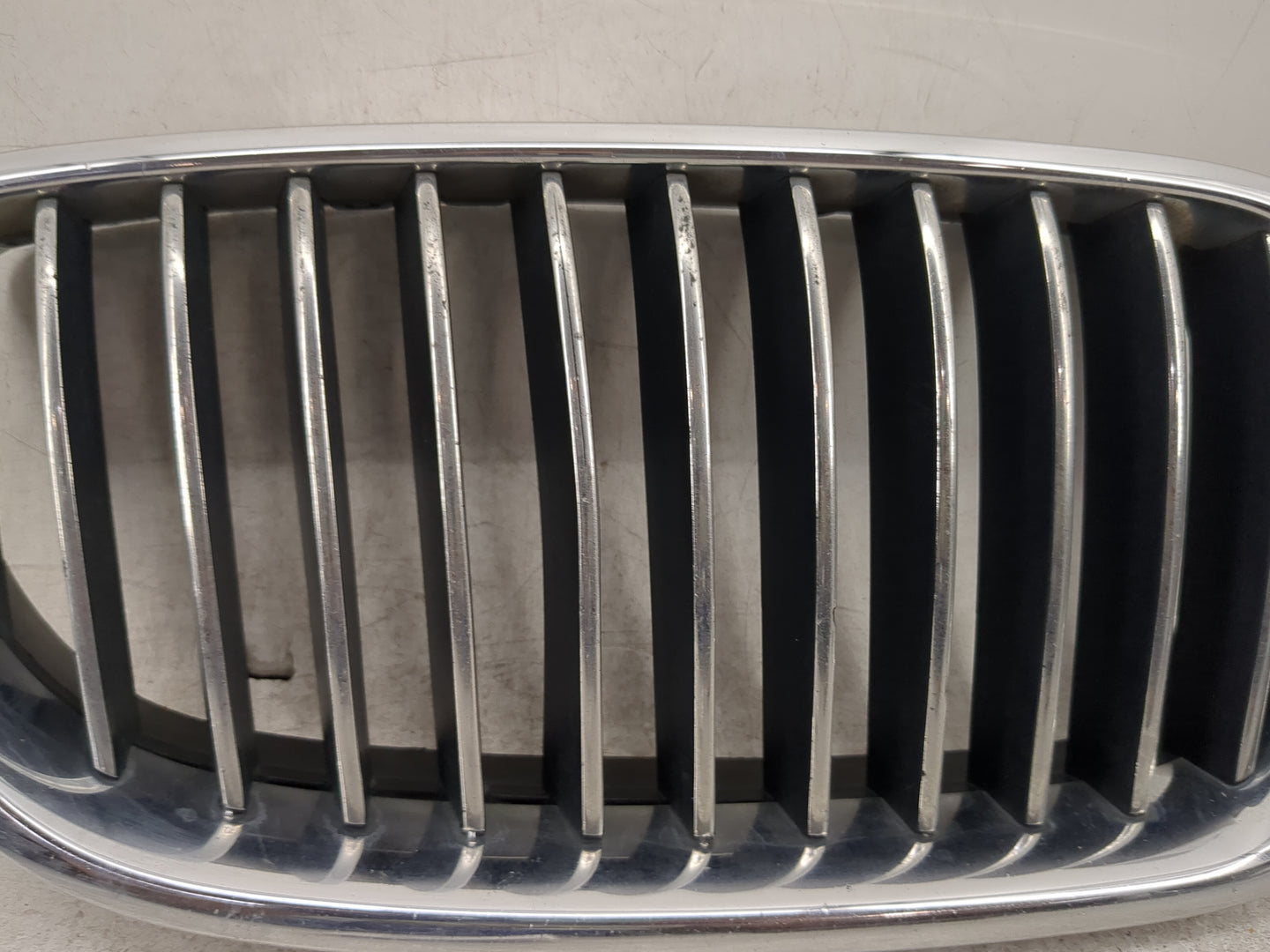 2011-2013 Bmw 528i Front Grille Bumper Not Included 1460029 - Oemusedautoparts1.com