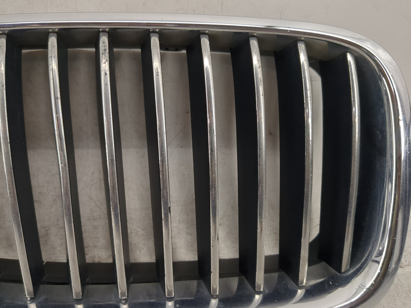 2011-2013 Bmw 528i Front Grille Bumper Not Included 1460029 - Oemusedautoparts1.com