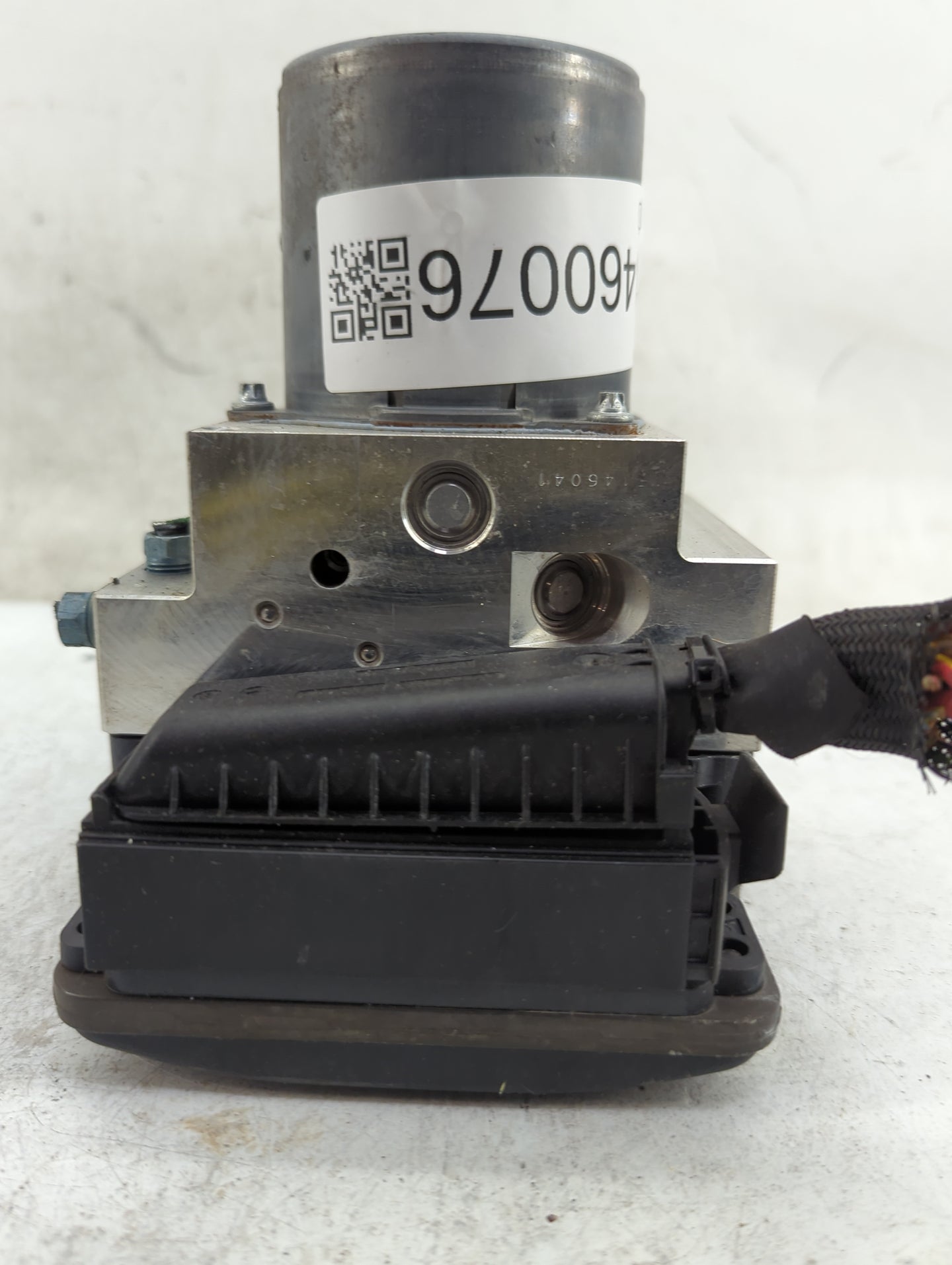2011-2012 Bmw 528i ABS Pump Control Module Replacement P/N:34516856841-01 269587, 6856838, 0265943083 Fits Fits 2011 2012 OE