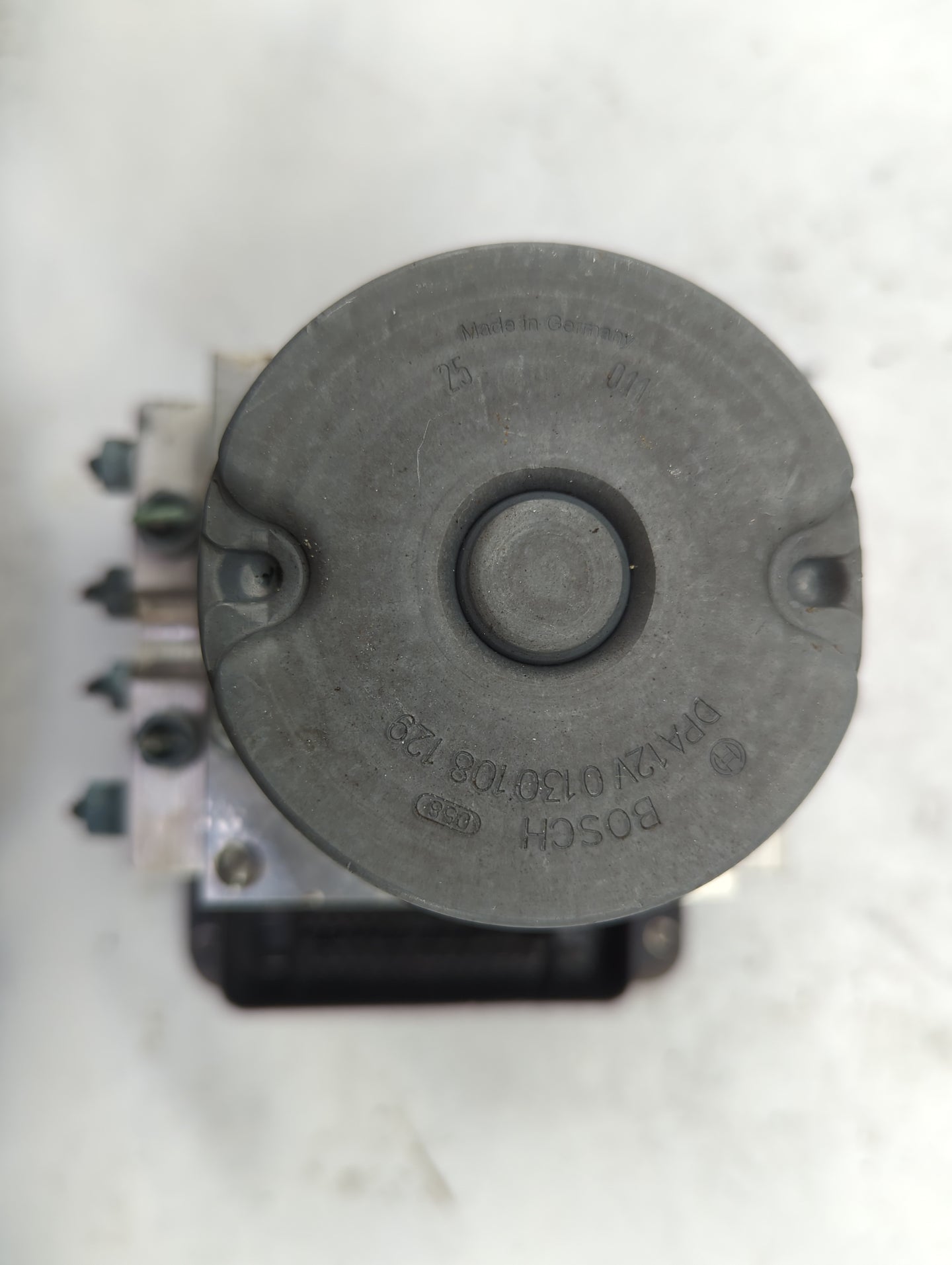 2011-2012 Bmw 528i ABS Pump Control Module Replacement P/N:34516856841-01 269587, 6856838, 0265943083 Fits Fits 2011 2012 OE