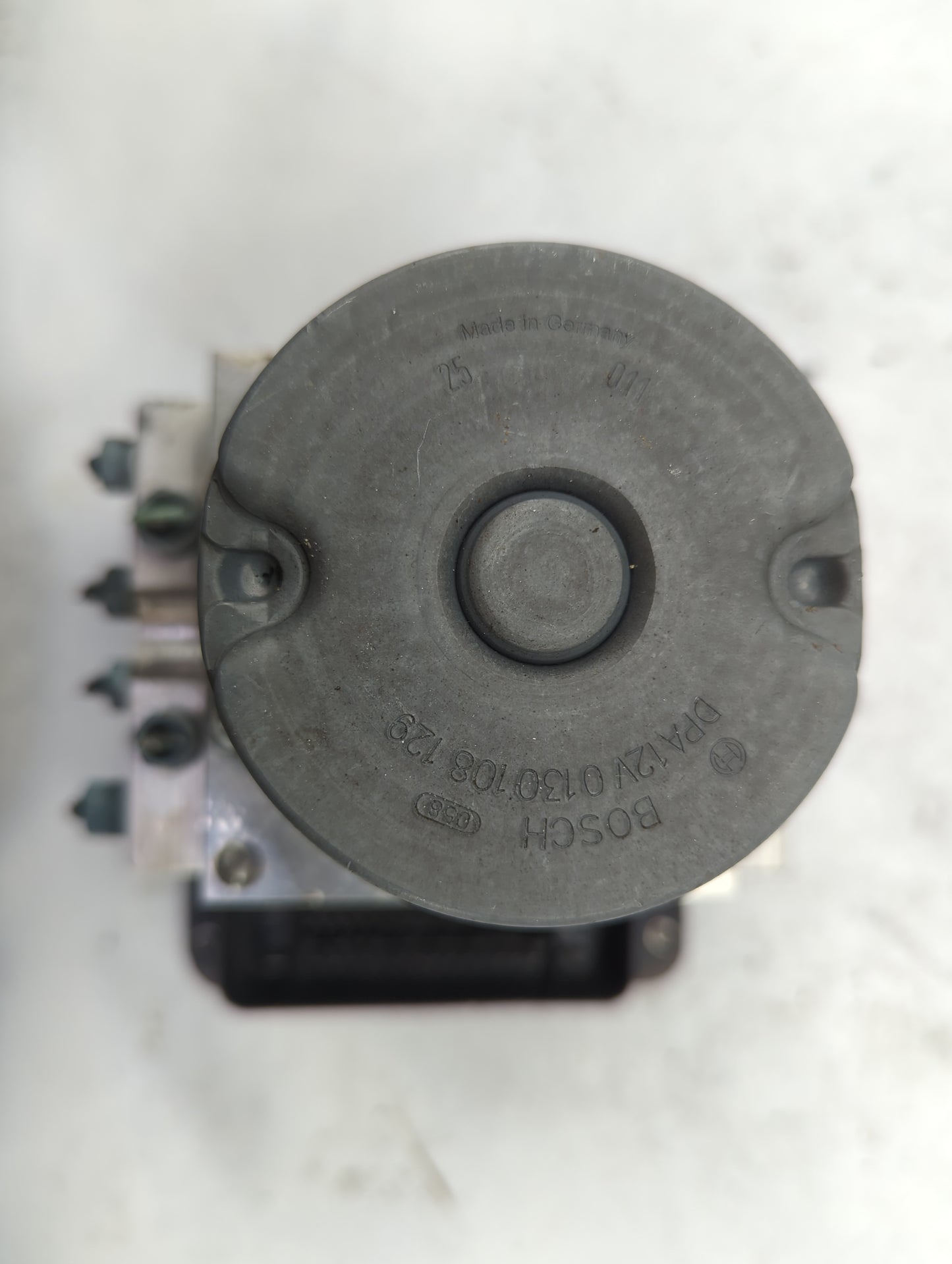 2011-2012 Bmw 528i ABS Pump Control Module Replacement P/N:34516856841-01 269587, 6856838, 0265943083 Fits Fits 2011 2012 OE