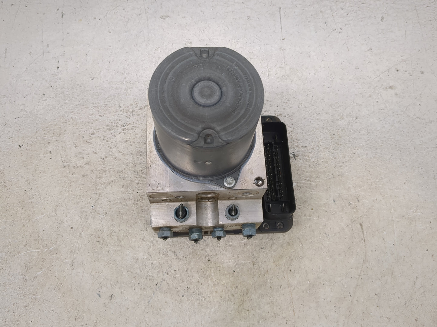 2011-2012 Bmw 528i ABS Pump Control Module Replacement P/N:34516856841-01 269587, 6856838, 0265943083 Fits Fits 2011 2012 OE