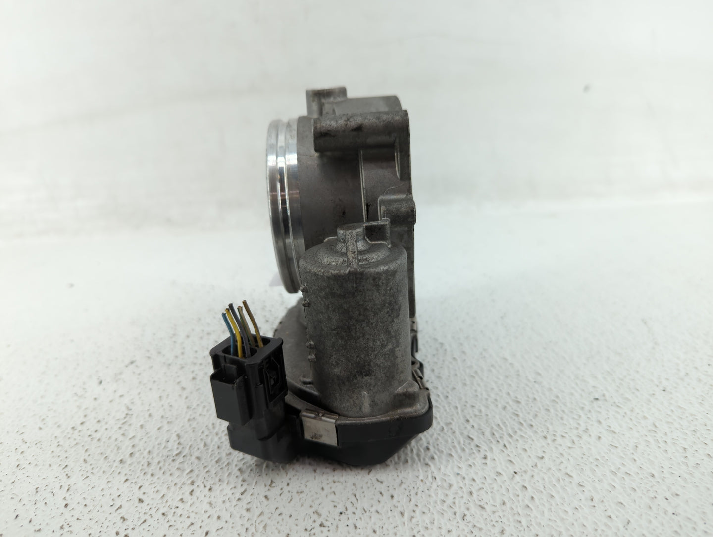 2008-2011 Bmw 528i Throttle Body P/N:7556118-01 1354 7556118-03, 1354 7556118-04 Fits Fits 2007 2008 2009 2010 2011 2012 201