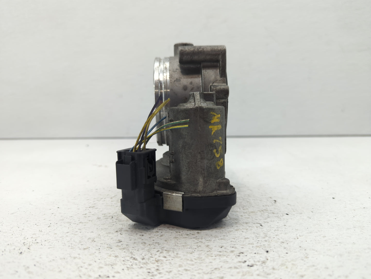 2008-2011 Bmw 528i Throttle Body P/N:1354 7556118 04 Fits Fits 2007 2008 2009 2010 2011 2012 2013 OEM Used Auto Parts - Oemu