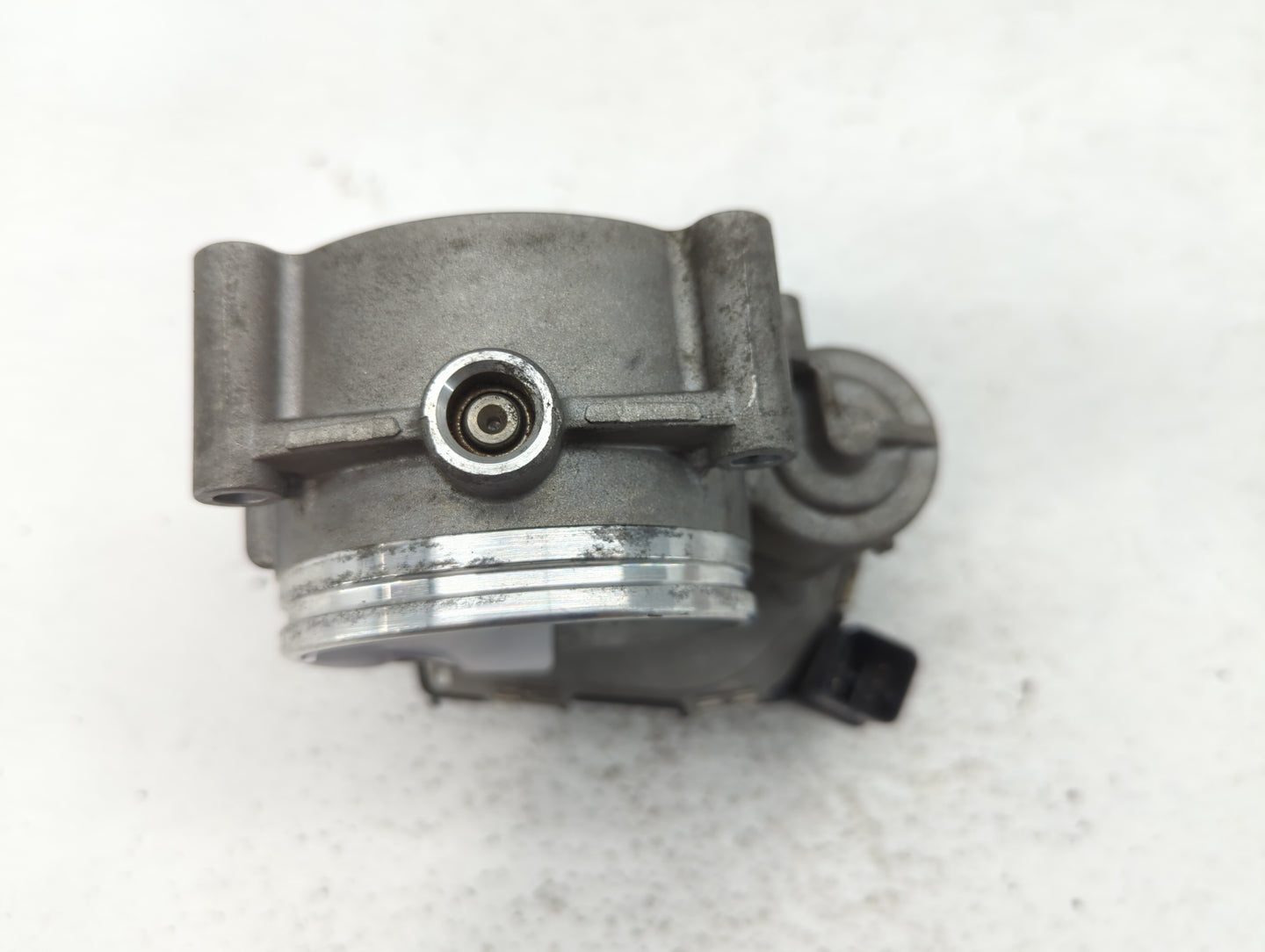 2008-2011 Bmw 528i Throttle Body P/N:1354 7556118-04 1354 7556118-03 Fits Fits 2007 2008 2009 2010 2011 2012 2013 OEM Used A