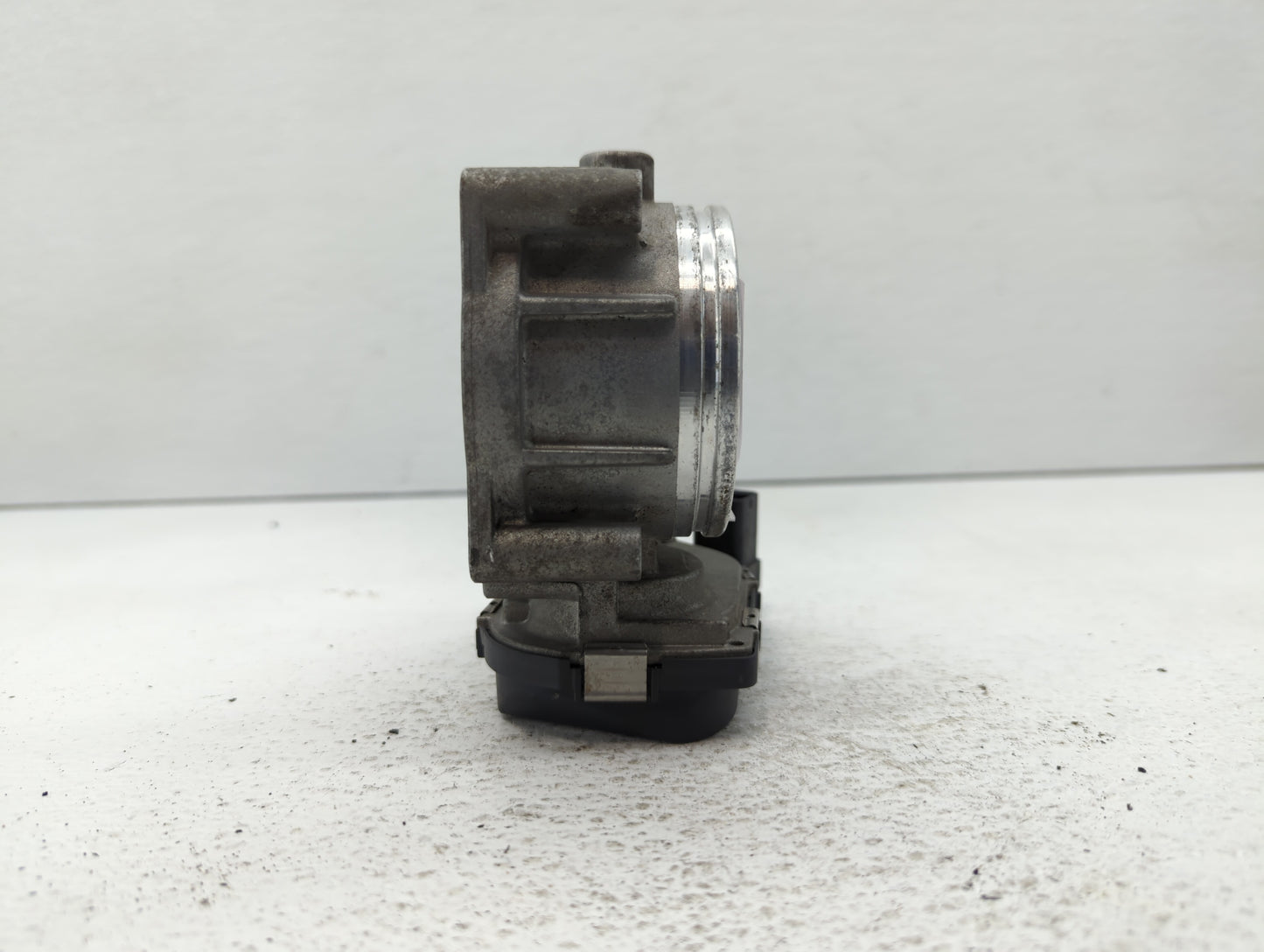 2008-2011 Bmw 528i Throttle Body P/N:1354 7556118-04 1354 7556118-03 Fits Fits 2007 2008 2009 2010 2011 2012 2013 OEM Used A