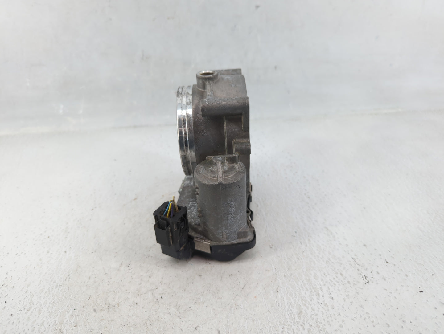 2008-2011 Bmw 528i Throttle Body P/N:1354 7556118-04 A2C53356722 Fits Fits 2007 2008 2009 2010 2011 2012 2013 OEM Used Auto 