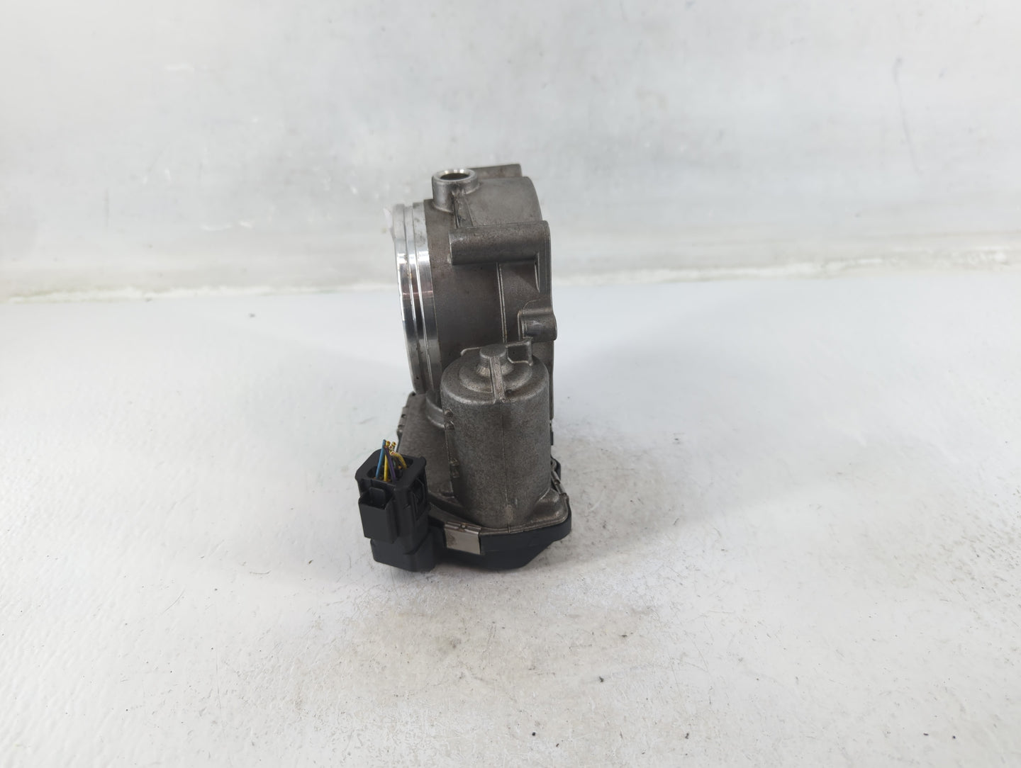 2008-2011 Bmw 528i Throttle Body P/N:A2C53356722 1354 7556118-04 Fits Fits 2007 2008 2009 2010 2011 2012 2013 OEM Used Auto 