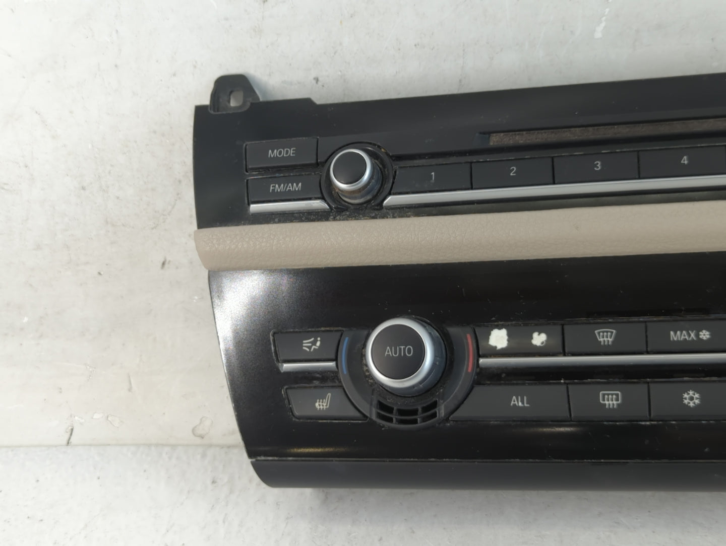 2011-2012 Bmw 528i Radio AM FM Cd Player Receiver Replacement P/N:90025-266/0015 9249700-01 Fits Fits 2010 2011 2012 OEM Use