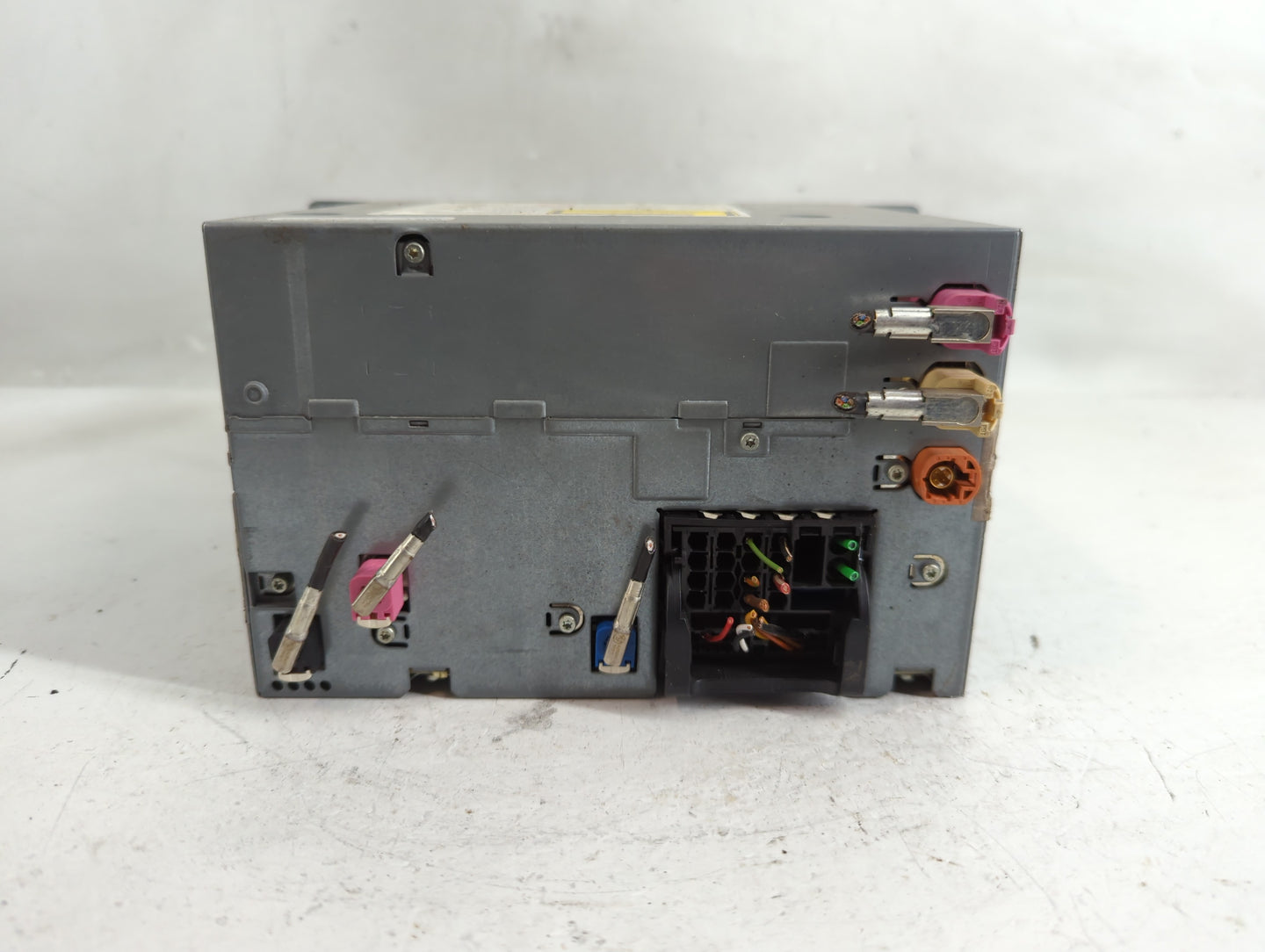 2011 Bmw 535i Radio AM FM Cd Player Receiver Replacement P/N:CI 9 257 010 01 Fits OEM Used Auto Parts - Oemusedautoparts1.co