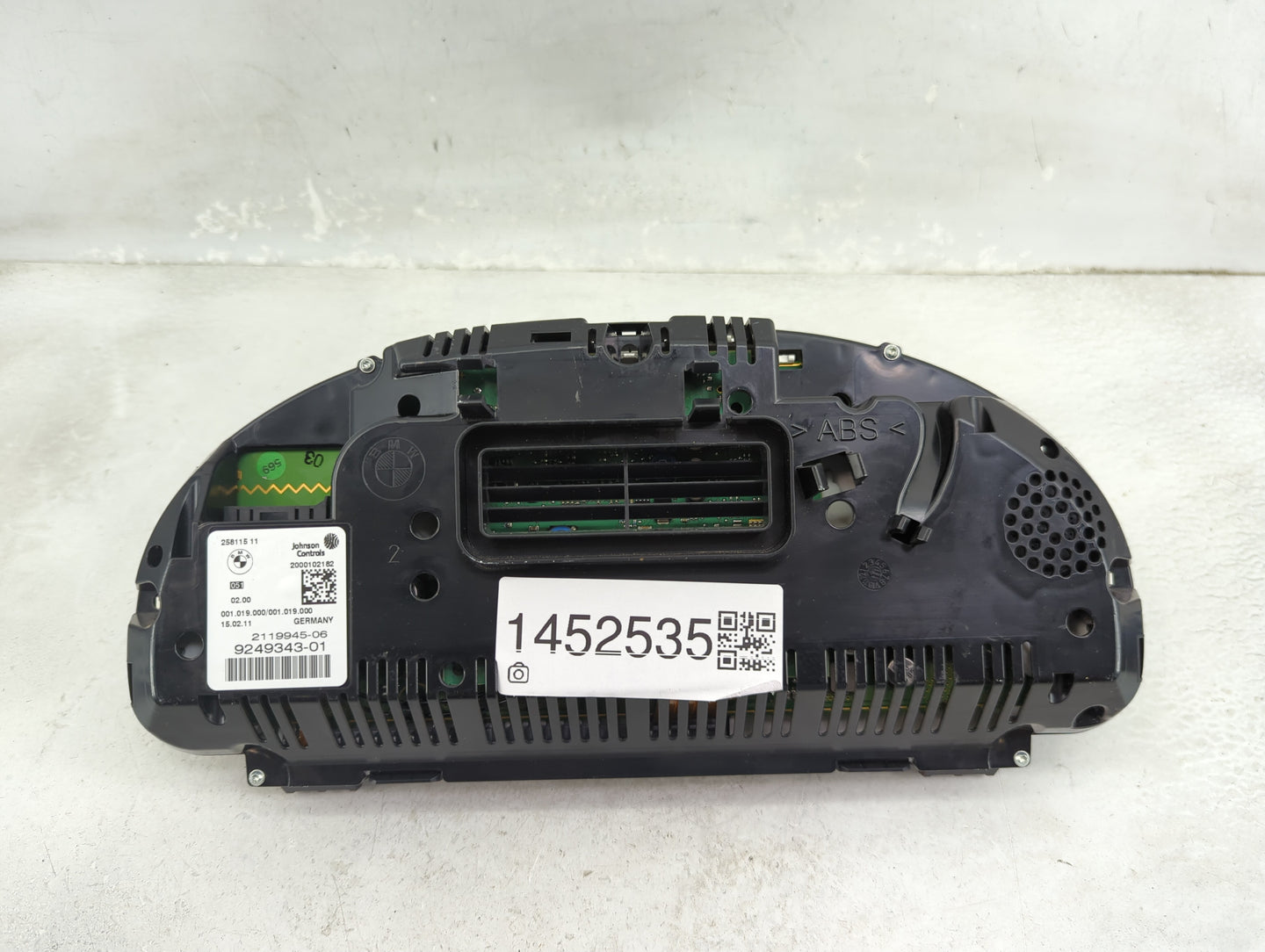 2011 Bmw 535i Instrument Cluster Speedometer Gauges P/N:9249343-01 2119945-06, 25811511, 2000102182 Miles:121K Fits OEM Used