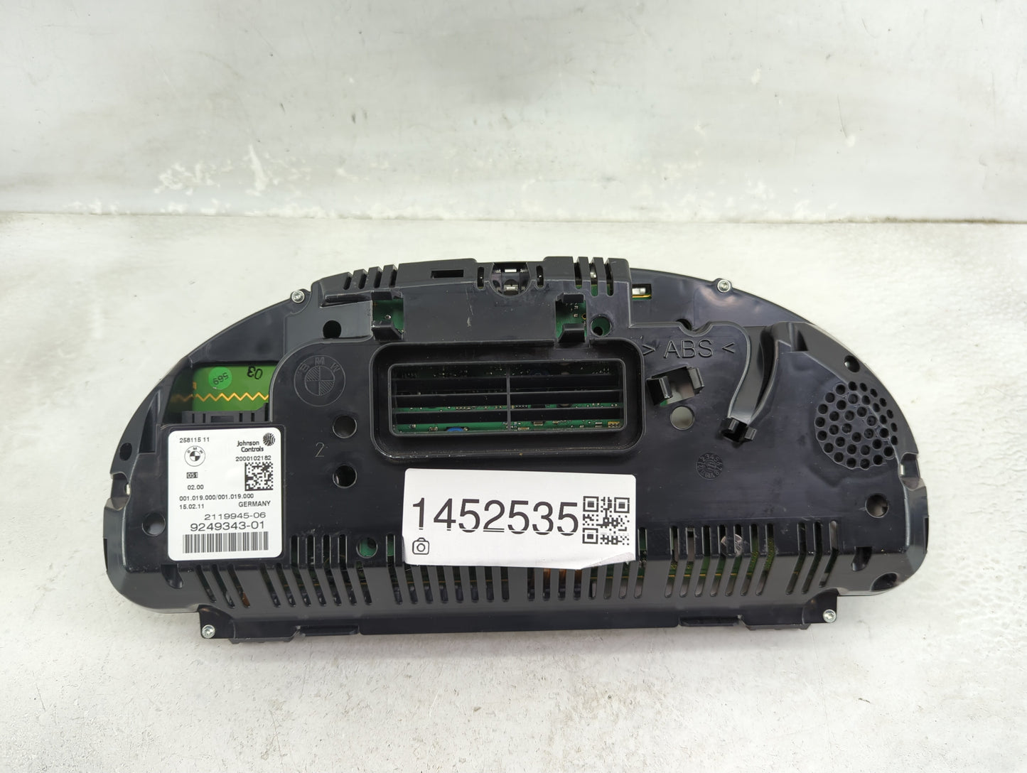 2011 Bmw 535i Instrument Cluster Speedometer Gauges P/N:9249343-01 2119945-06, 25811511, 2000102182 Miles:121K Fits OEM Used
