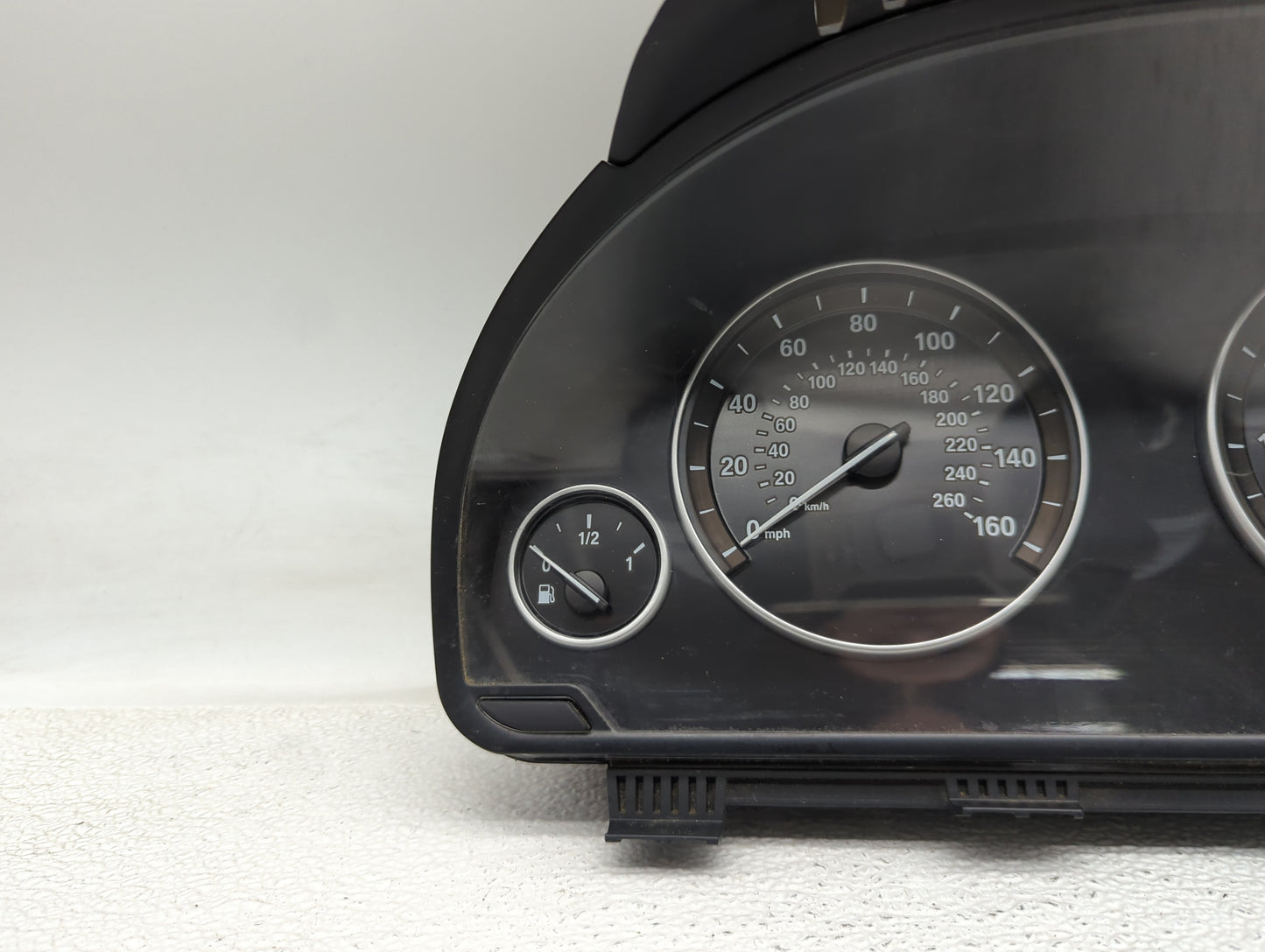 2011 Bmw 535i Instrument Cluster Speedometer Gauges P/N:9227606-01 2059559-05, 25811511, 1000018230 Fits OEM Used Auto Parts