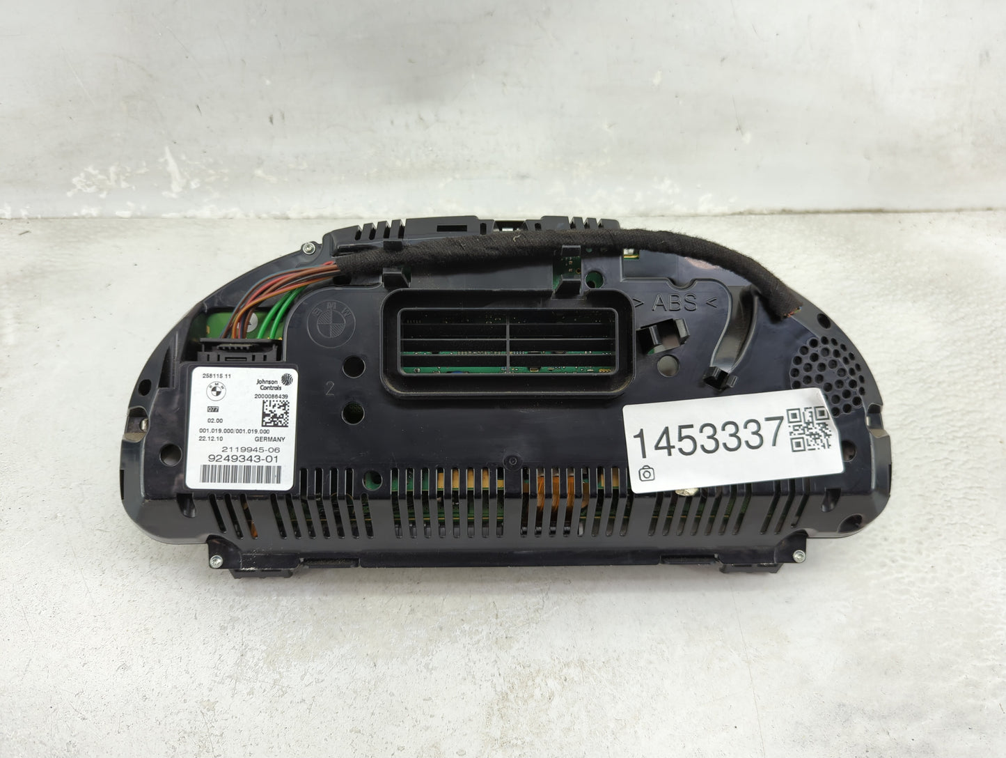2011 Bmw 535i Instrument Cluster Speedometer Gauges P/N:9249343-01 2119945-06, 258115, 2000086439 Miles:129K Fits OEM Used A