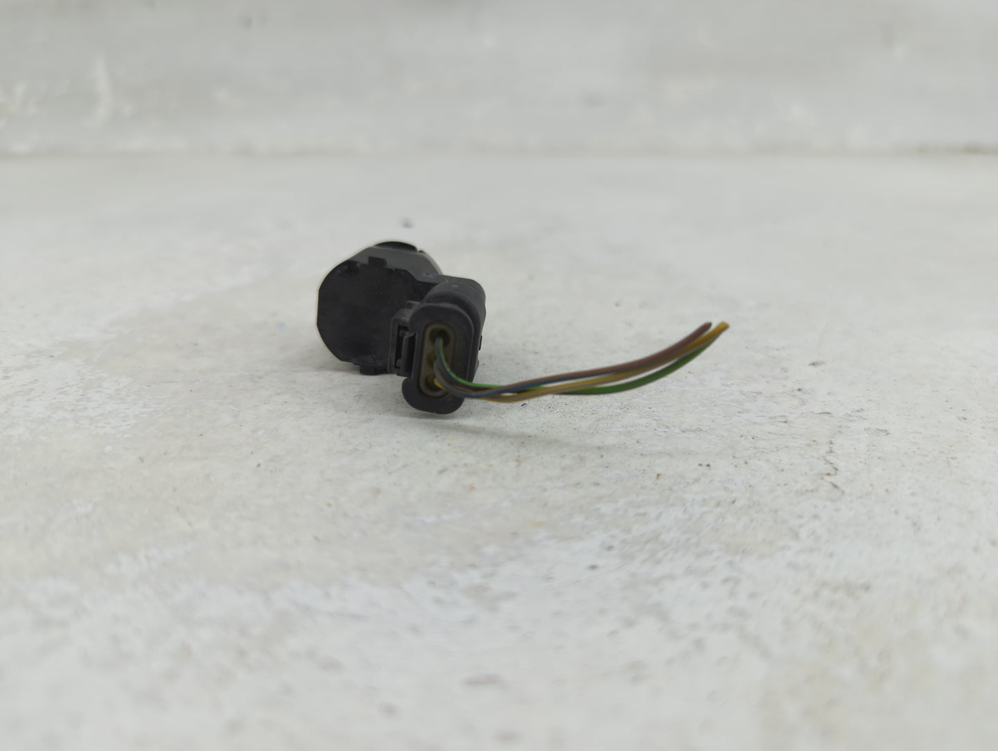 2011 Bmw 535i Front Park Assist Sensor Black 1456593 - Oemusedautoparts1.com