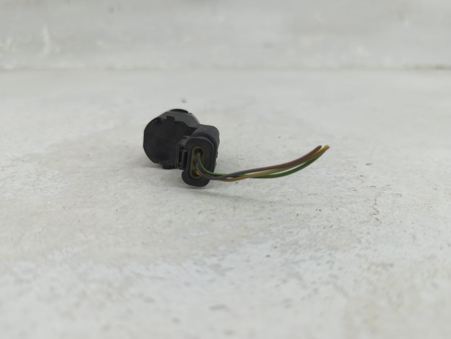 2011 Bmw 535i Front Park Assist Sensor Black 1456593 - Oemusedautoparts1.com