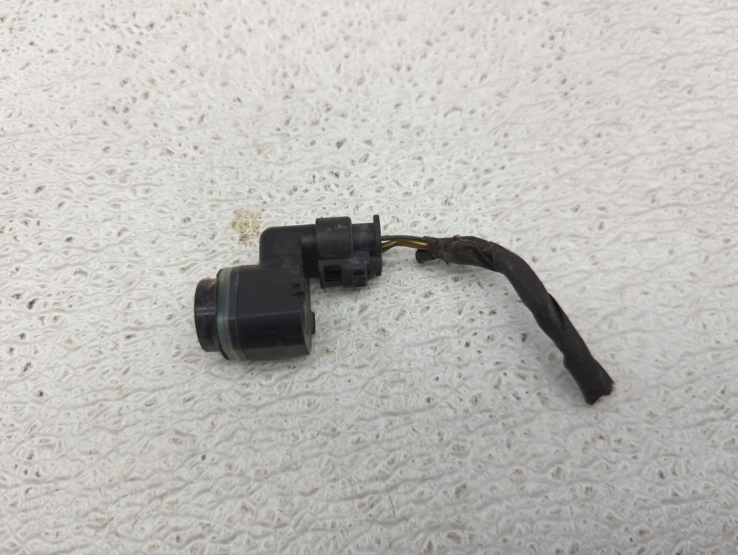 2011 Bmw 535i Front Park Assist Sensor Black - Oemusedautoparts1.com