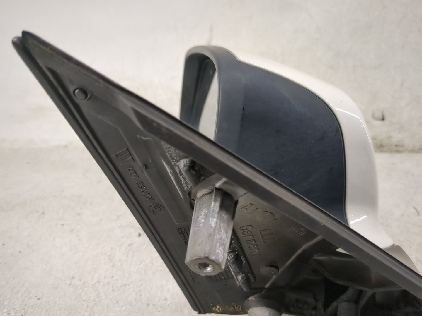 2011-2012 Bmw 535i Driver Side View Mirror - Left Door Mirror OEM Used - Oemusedautoparts1.com