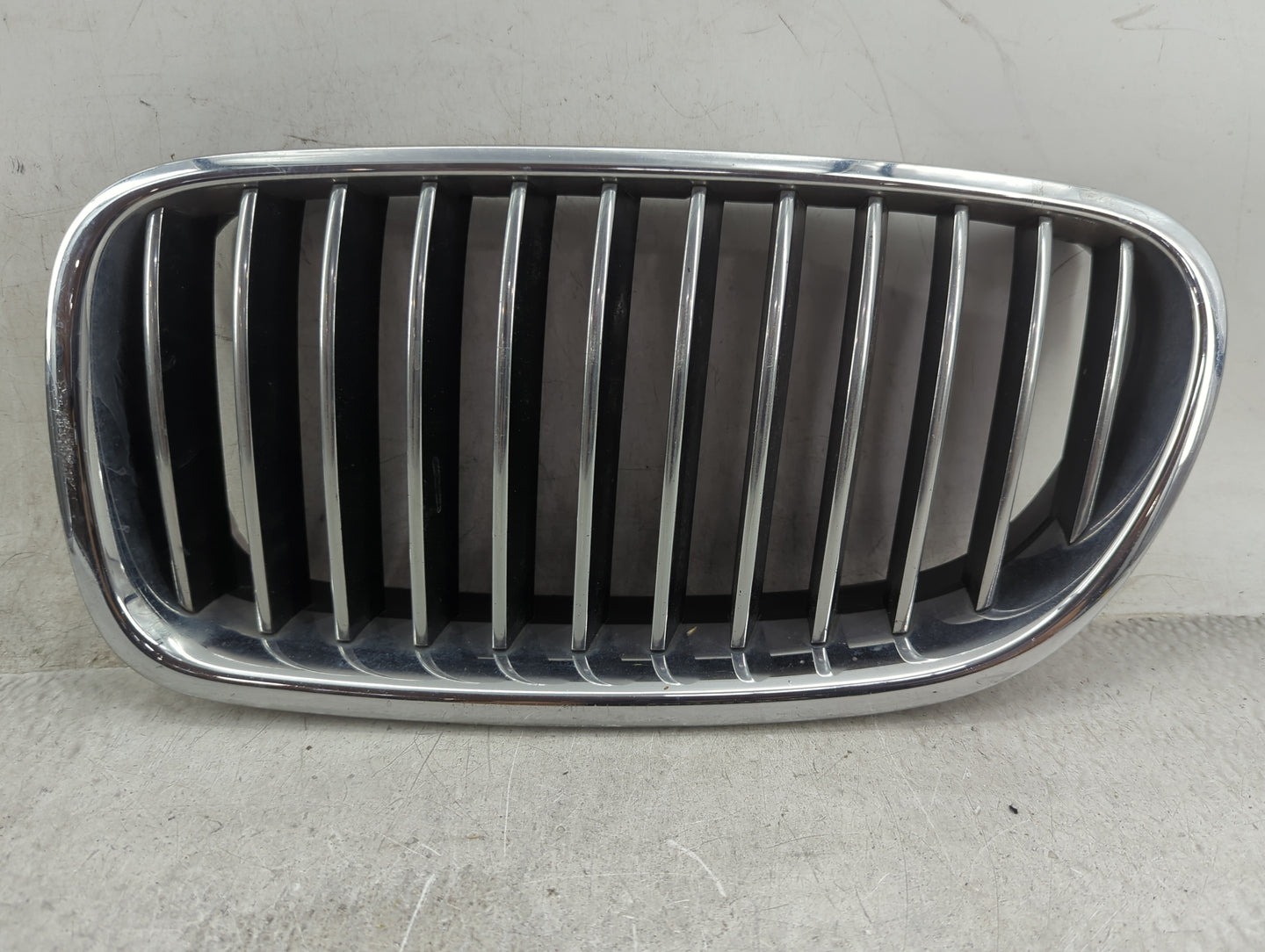 2011-2013 Bmw 535i Front Grille Bumper Not Included - Oemusedautoparts1.com
