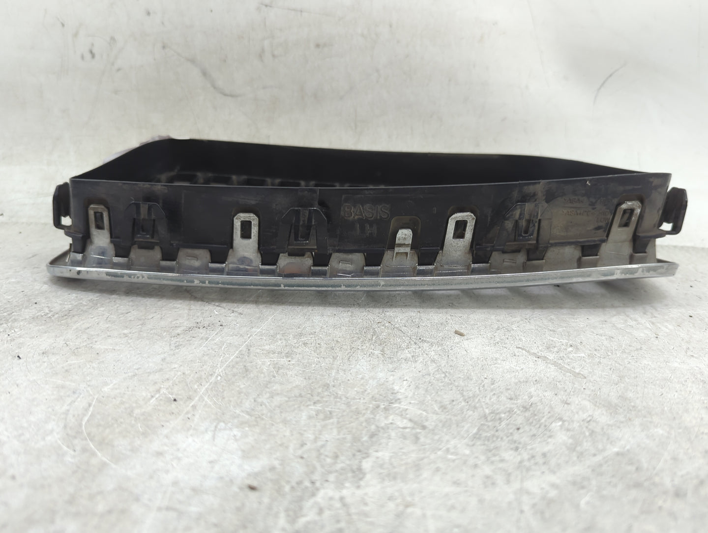 2011-2013 Bmw 535i Front Grille Bumper Not Included - Oemusedautoparts1.com