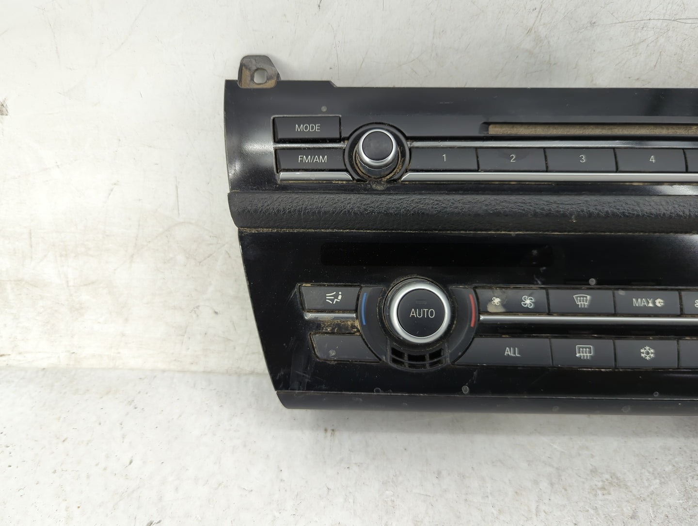 2011-2012 Bmw 535i Radio AM FM Cd Player Receiver Replacement P/N:9249701-01 9249701, 90025-265/0015 Fits Fits 2011 2012 OEM