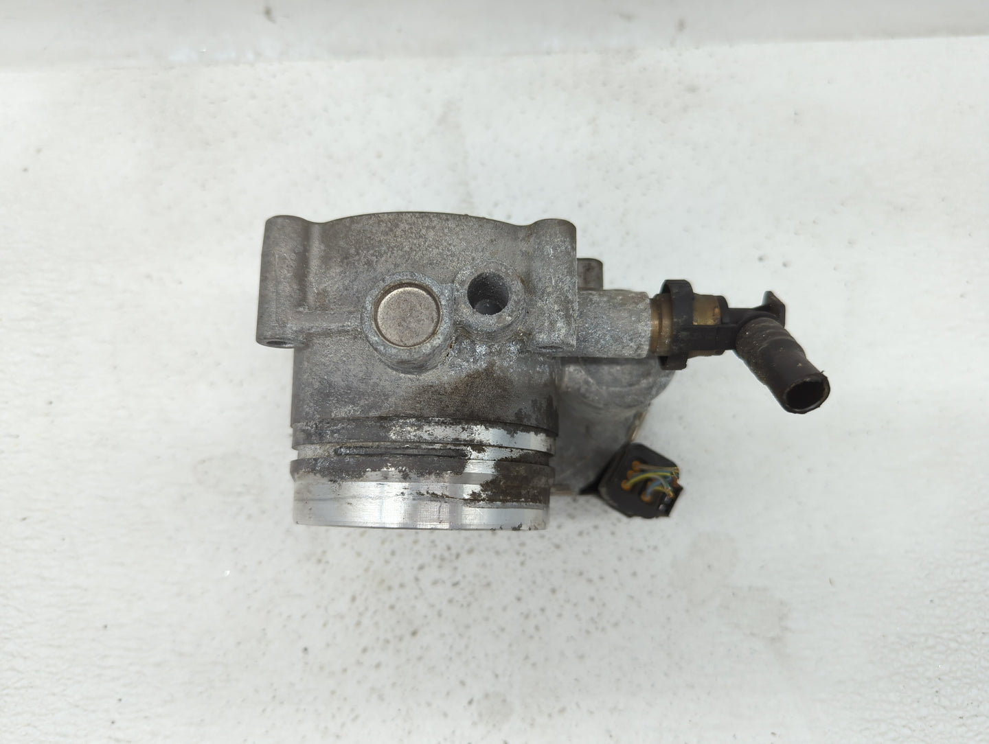2010-2017 Bmw 535i Throttle Body P/N:7597871 1354 7597871 Fits Fits 2010 2011 2012 2013 2014 2015 2016 2017 2018 2019 OEM Us