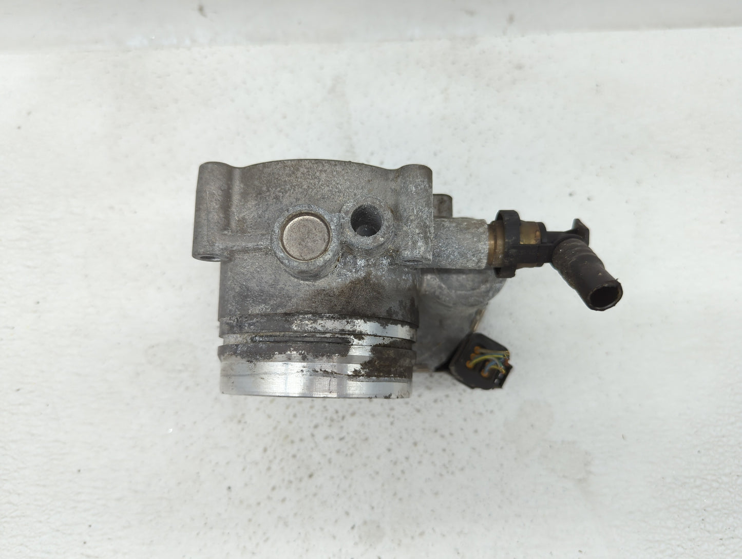 2010-2017 Bmw 535i Throttle Body P/N:7597871 1354 7597871 Fits Fits 2010 2011 2012 2013 2014 2015 2016 2017 2018 2019 OEM Us