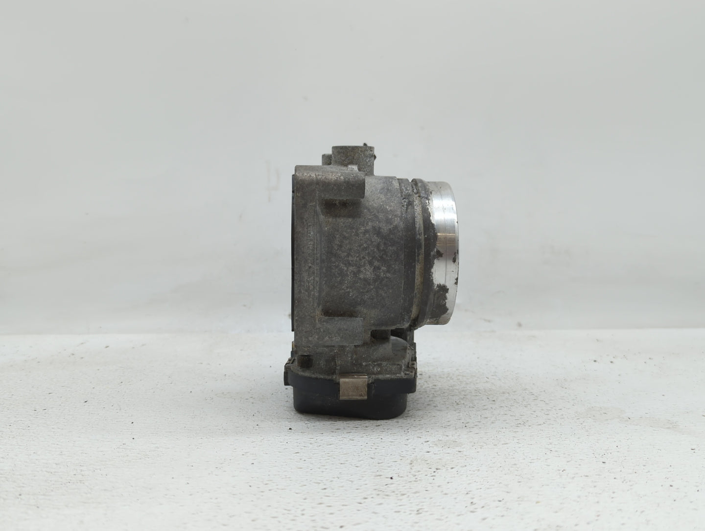 2010-2017 Bmw 535i Throttle Body P/N:7597871 1354 7597871 Fits Fits 2010 2011 2012 2013 2014 2015 2016 2017 2018 2019 OEM Us