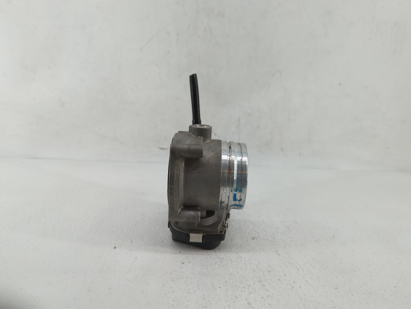 2010-2017 Bmw 535i Throttle Body P/N:7597871 1354 7597871 Fits Fits 2010 2011 2012 2013 2014 2015 2016 2017 2018 2019 OEM Us