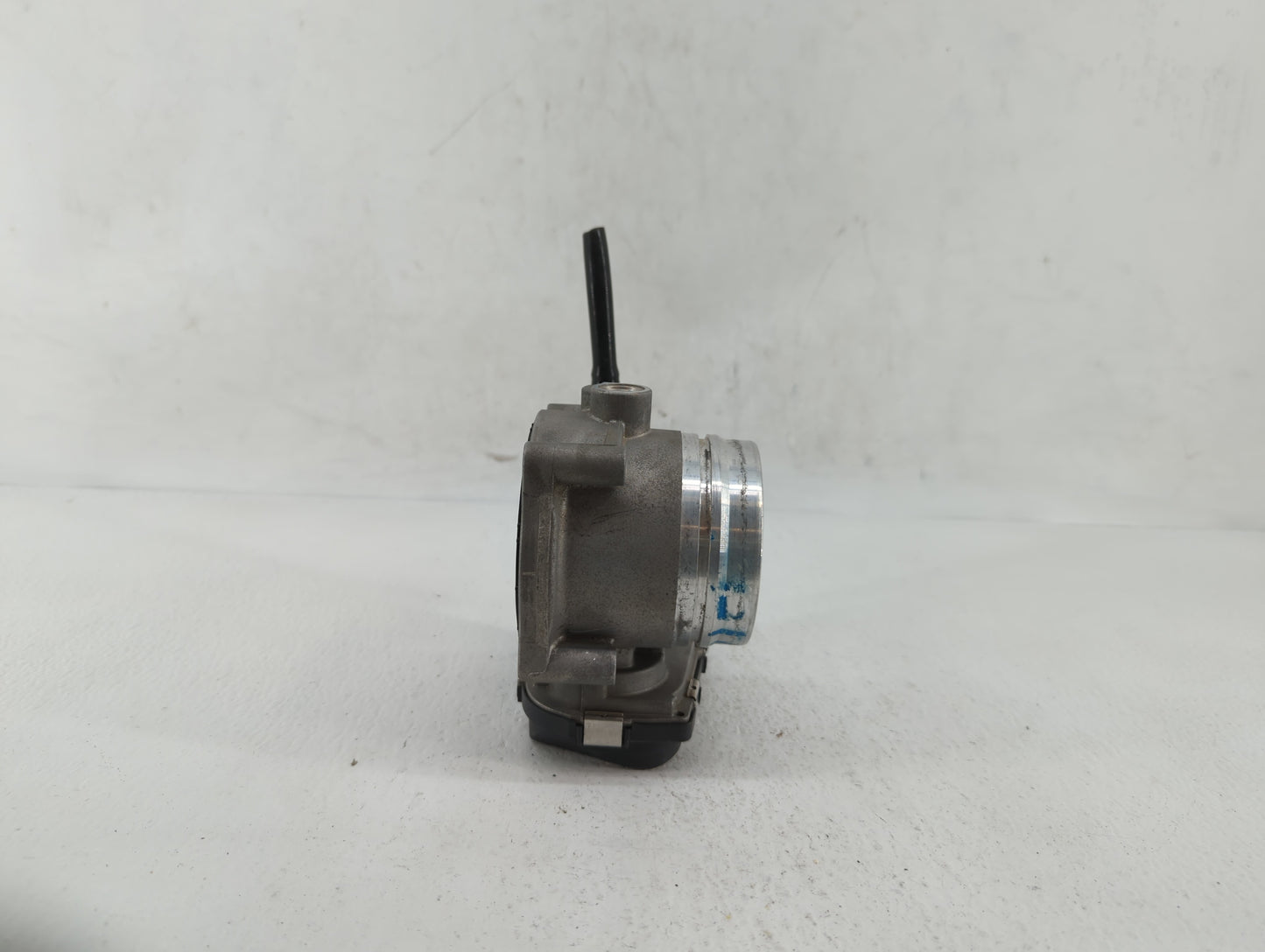 2010-2017 Bmw 535i Throttle Body P/N:7597871 1354 7597871 Fits Fits 2010 2011 2012 2013 2014 2015 2016 2017 2018 2019 OEM Us