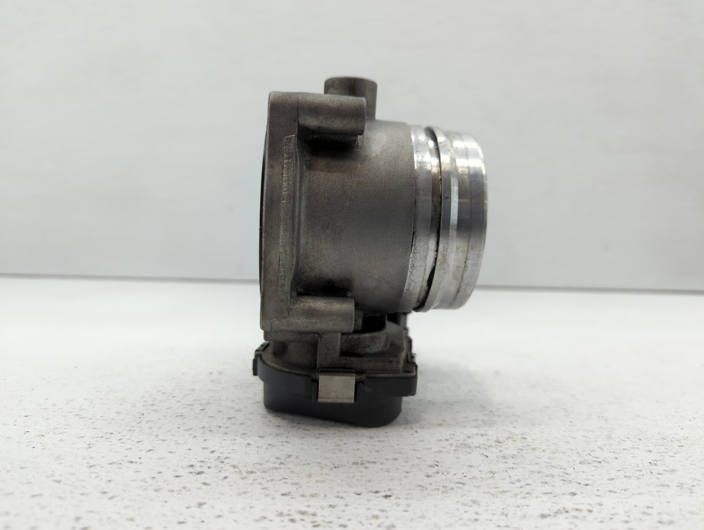 2010-2017 Bmw 535i Throttle Body P/N:1354 7597871-01 1354 7597871-03 Fits OEM Used Auto Parts - Oemusedautoparts1.com