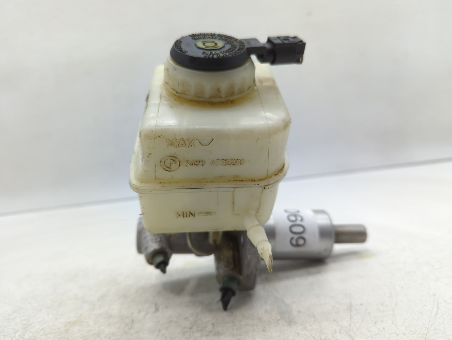 2011-2016 Bmw 535i Brake Master Cylinder - Oemusedautoparts1.com
