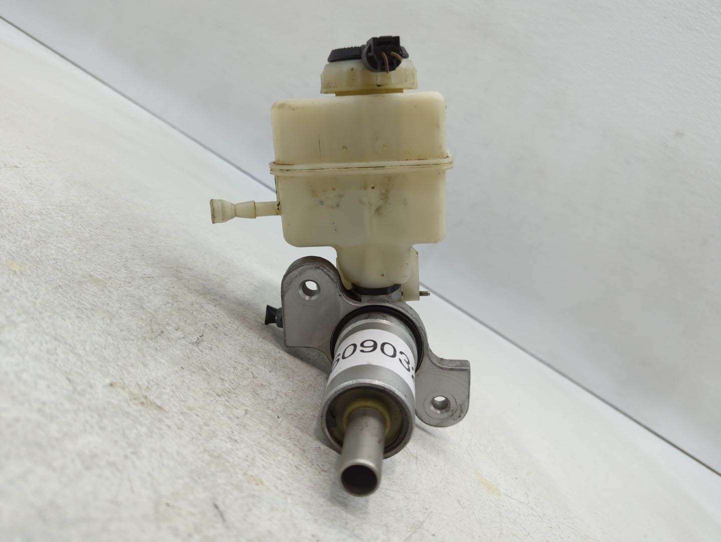 2011-2016 Bmw 535i Brake Master Cylinder - Oemusedautoparts1.com