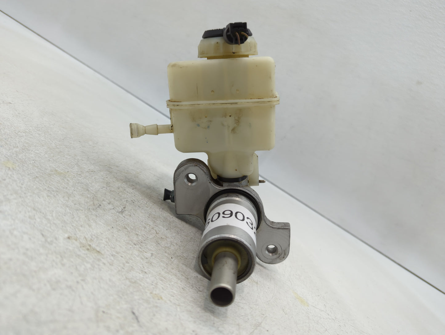2011-2016 Bmw 535i Brake Master Cylinder - Oemusedautoparts1.com