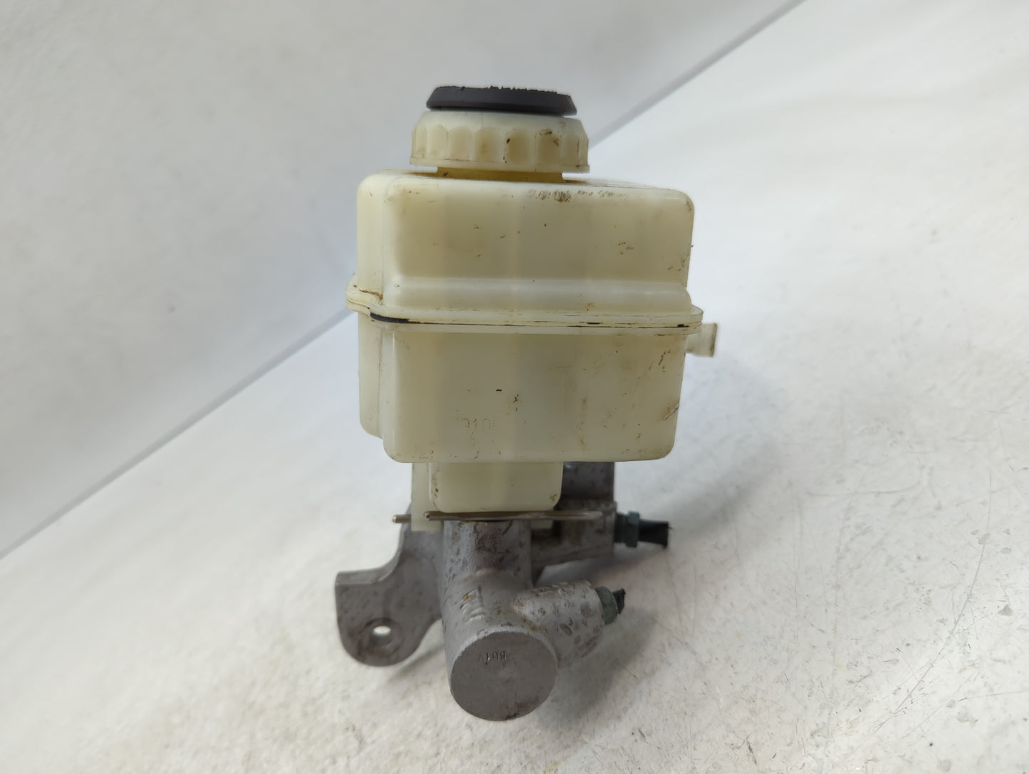 2011-2016 Bmw 535i Brake Master Cylinder - Oemusedautoparts1.com