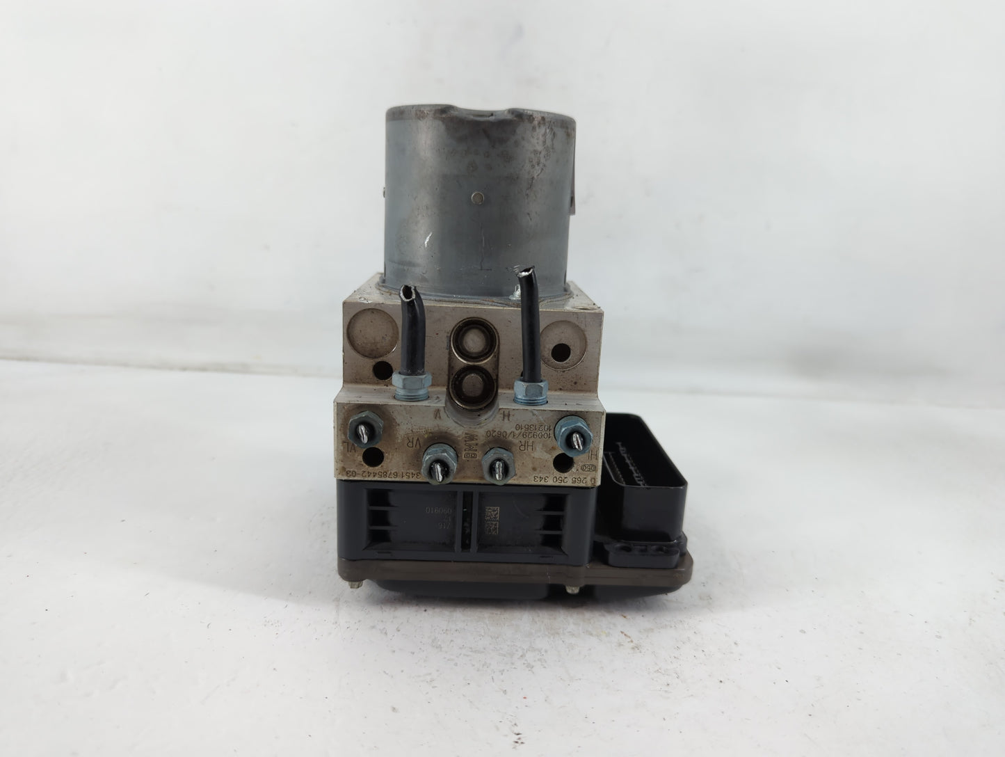 2011 Bmw 535i ABS Pump Control Module Replacement P/N:0 265 250 343 Fits OEM Used Auto Parts - Oemusedautoparts1.com
