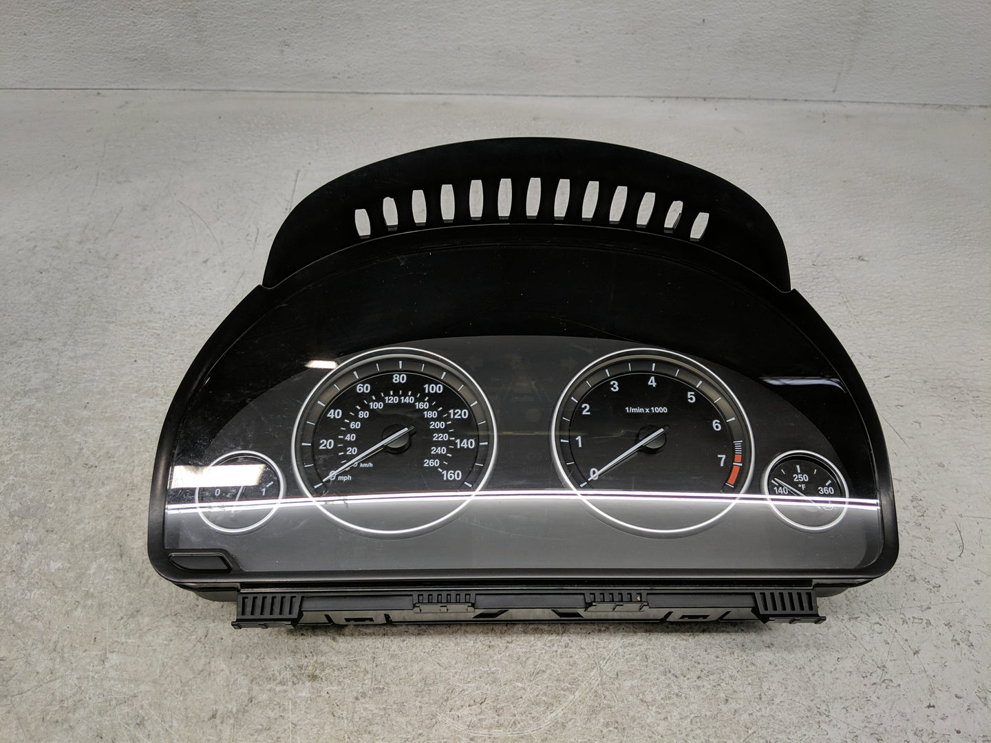 2011 Bmw 550i Instrument Cluster Speedometer Gauges P/N:258115 11 2059557-05, 9227611-01 Fits OEM Used Auto Parts - Oemuseda