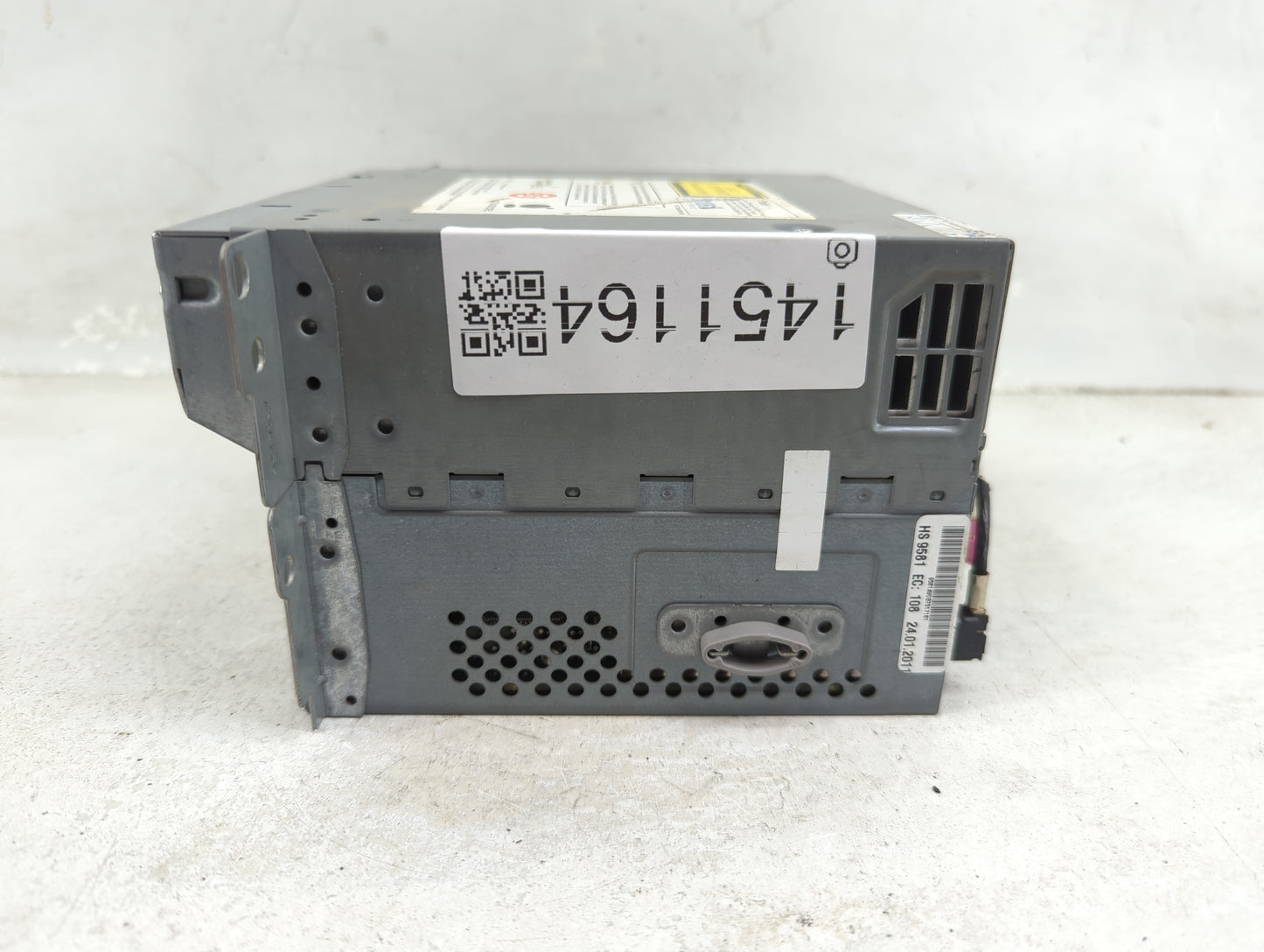 2011-2012 Bmw 740 Radio AM FM Cd Player Receiver Replacement P/N:9239157 HB9581 Fits Fits 2010 2011 2012 OEM Used Auto Parts