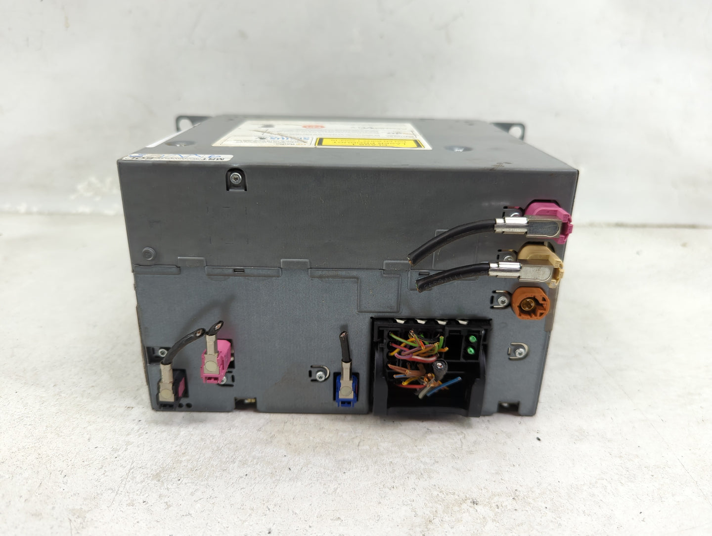 2011-2012 Bmw 740 Radio AM FM Cd Player Receiver Replacement P/N:9239157 HB9581 Fits Fits 2010 2011 2012 OEM Used Auto Parts