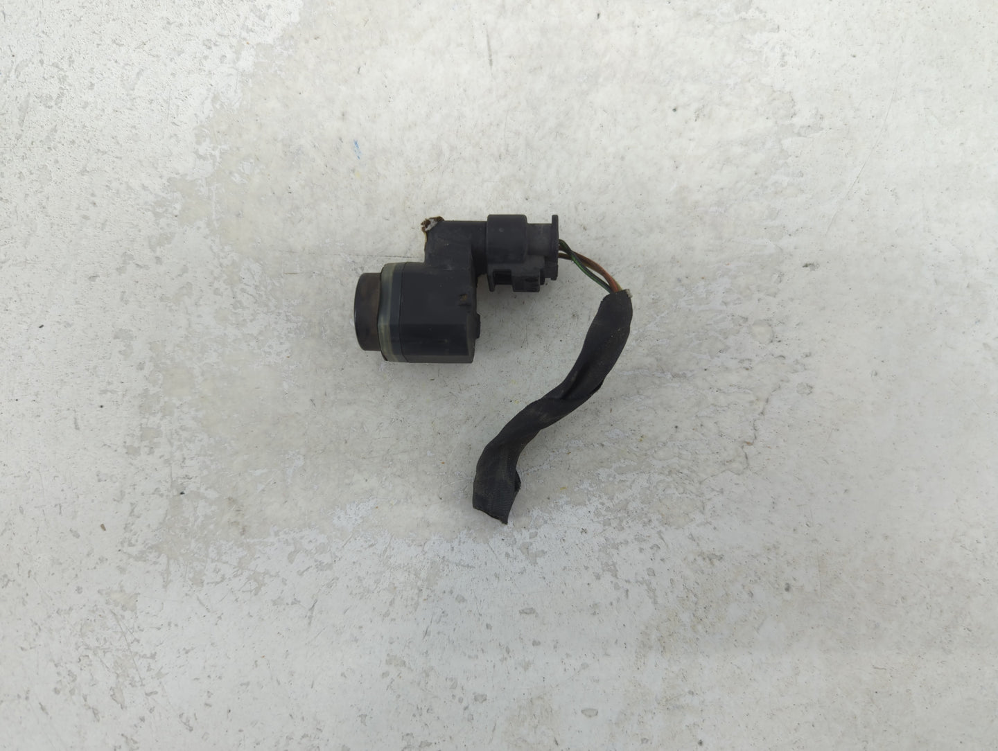 2011 Bmw 740 Front Park Assist Sensor Black 1456594 - Oemusedautoparts1.com