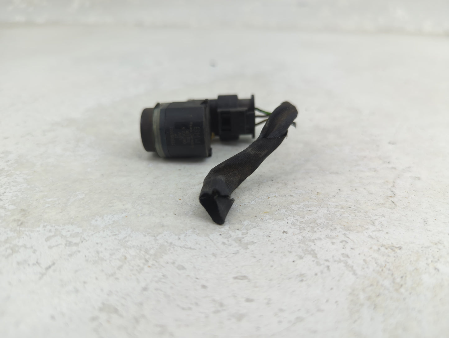 2011 Bmw 740 Front Park Assist Sensor Black 1456594 - Oemusedautoparts1.com