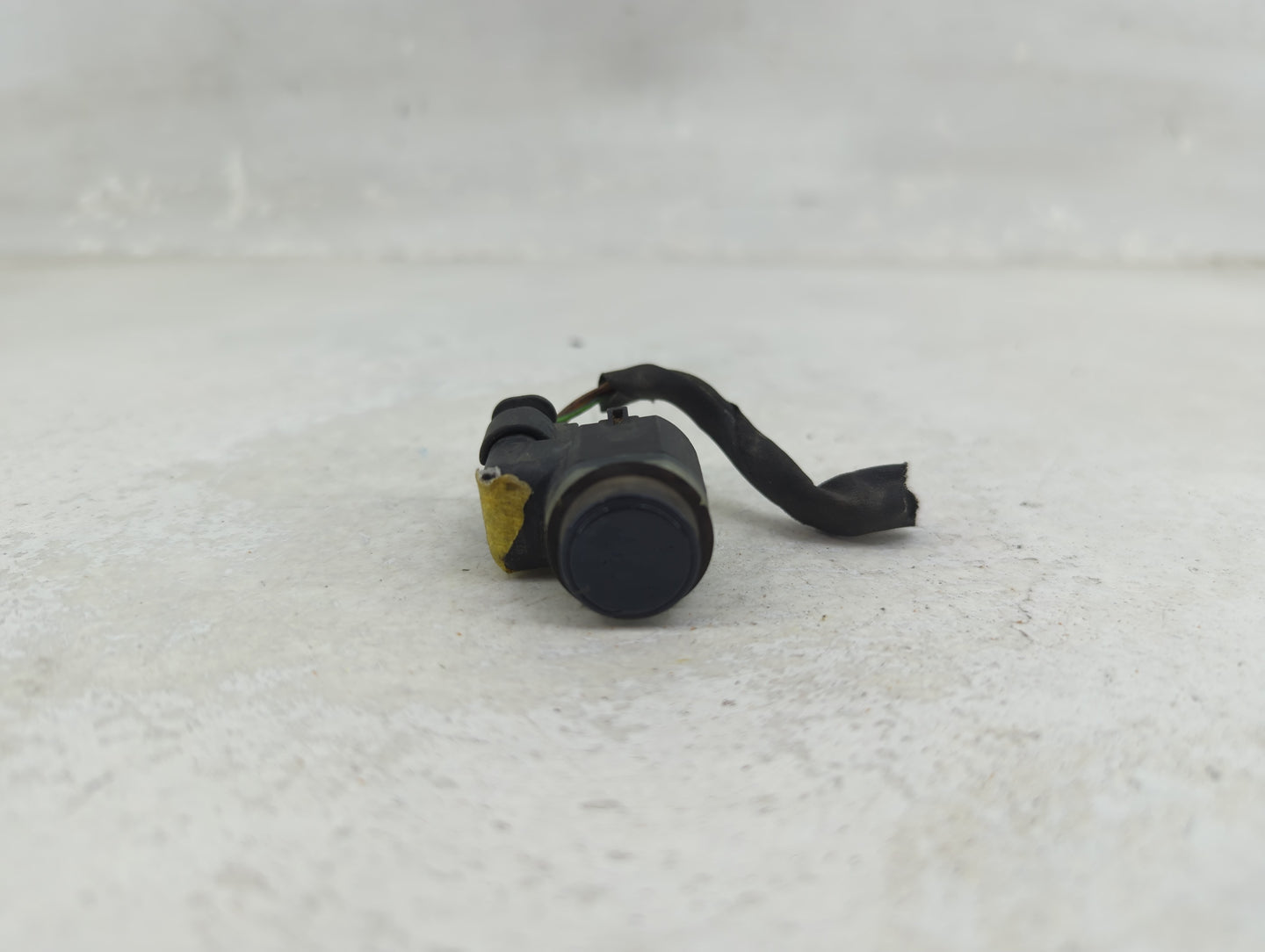2011 Bmw 740 Front Park Assist Sensor Black 1456594 - Oemusedautoparts1.com