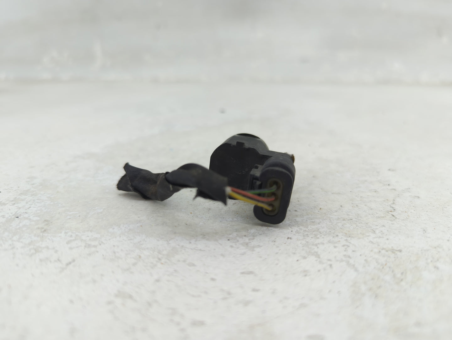 2011 Bmw 740 Front Park Assist Sensor Black 1456594 - Oemusedautoparts1.com